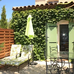 studio-cosy-avec-grande-terrasse-au-calme.fr-provencehotel.com/