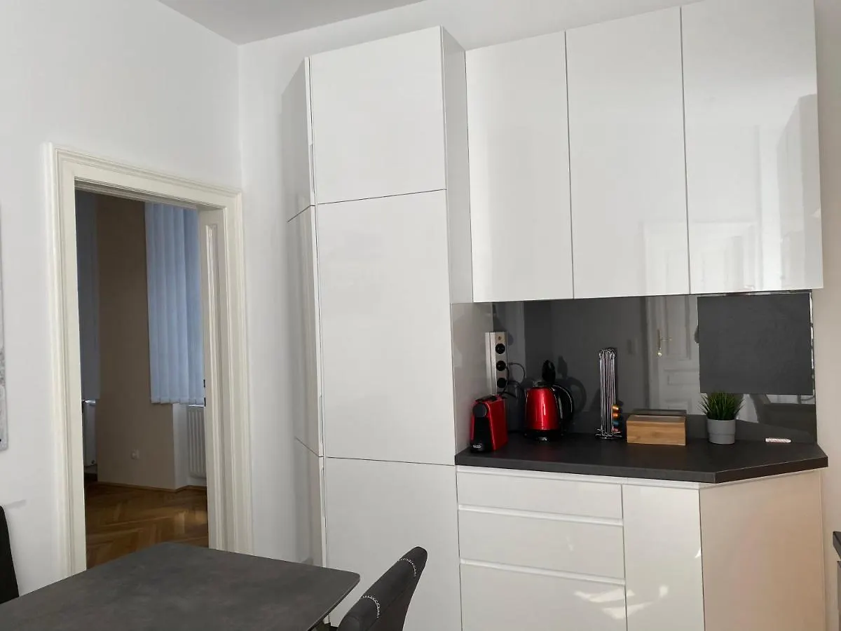 Apartment Mq Appartement Vienna Austria